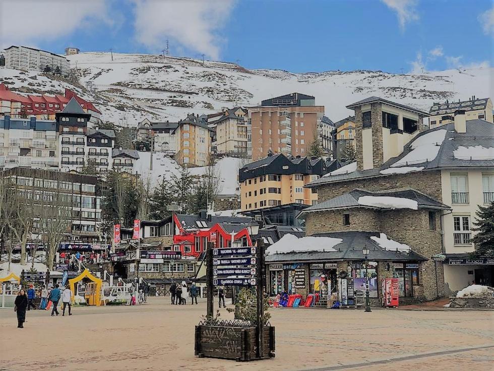 Ski & Snow Apartmentos By Todosierranevada - Plaza Principal Junto A Los Telecabinas Serra Nevada Exterior foto